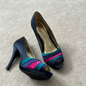 Satin multi-colored peep toe heels size 7 Rampage